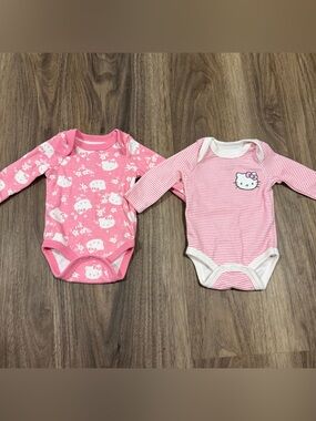 Baby girl hello kitty onesie set